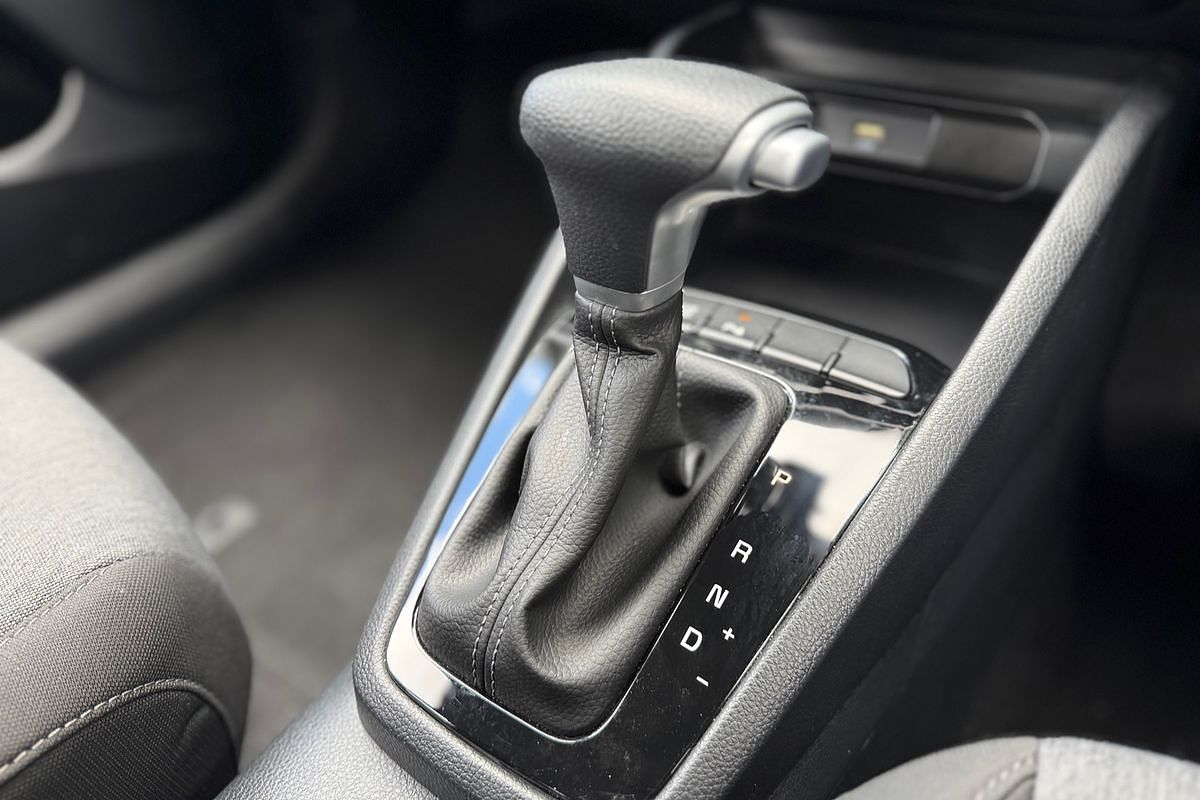 2024 Kia Stonic S YB