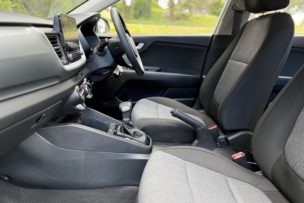 2024 Kia Stonic S YB