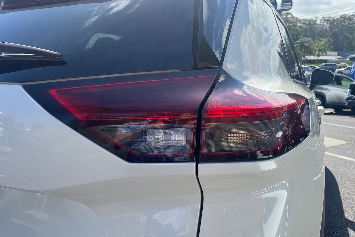 2024 Nissan X-TRAIL ST-L T33