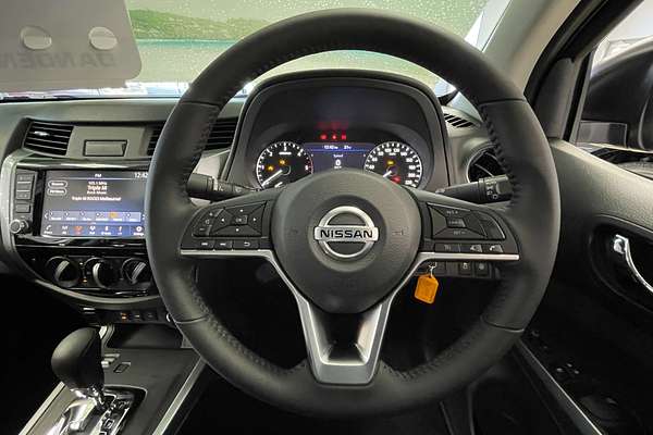 2025 Nissan Navara ST D23 4X4