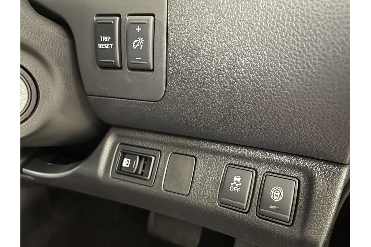 2025 Nissan Navara ST D23 4X4