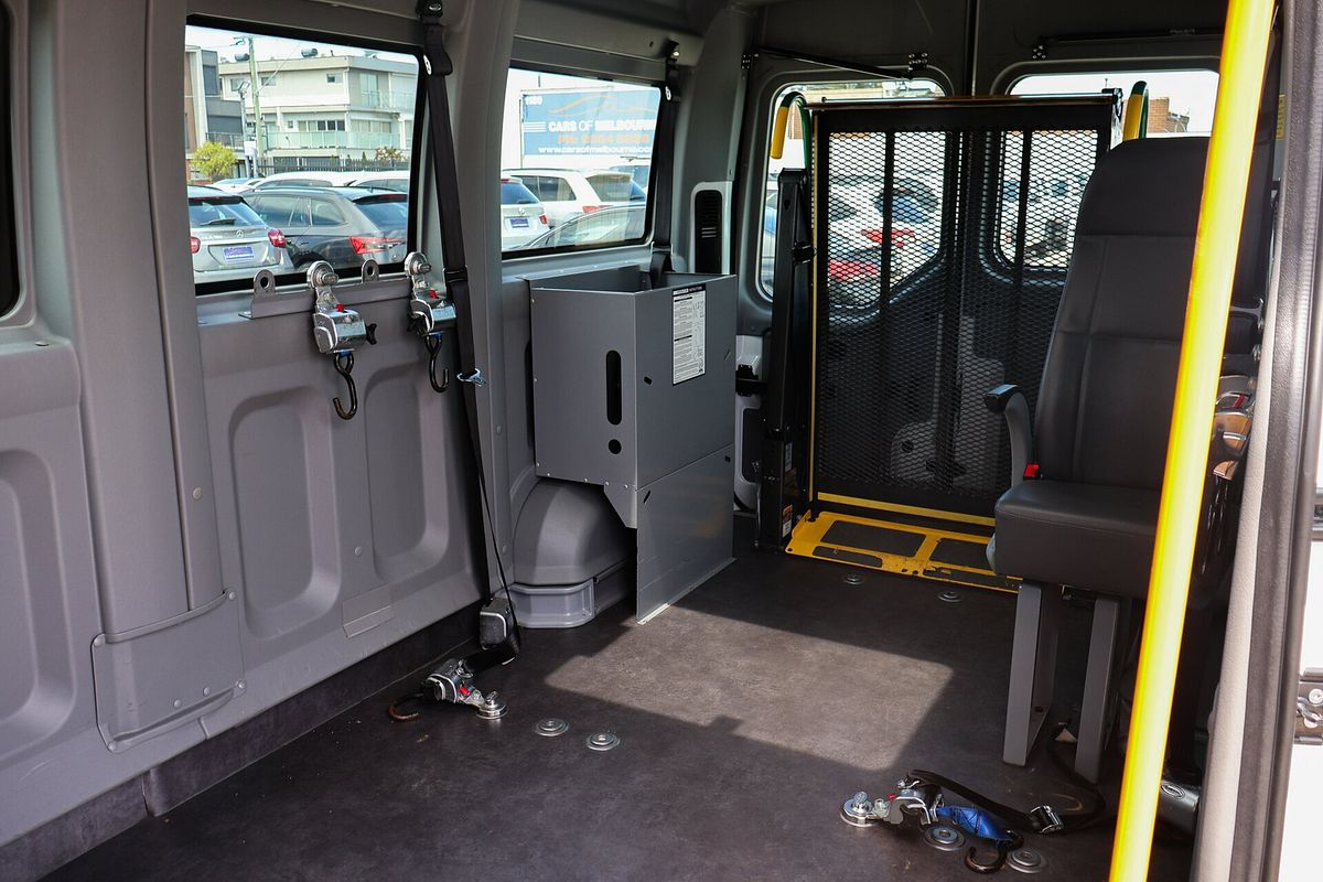 2017 Renault Master X62 LWB Mid Roof