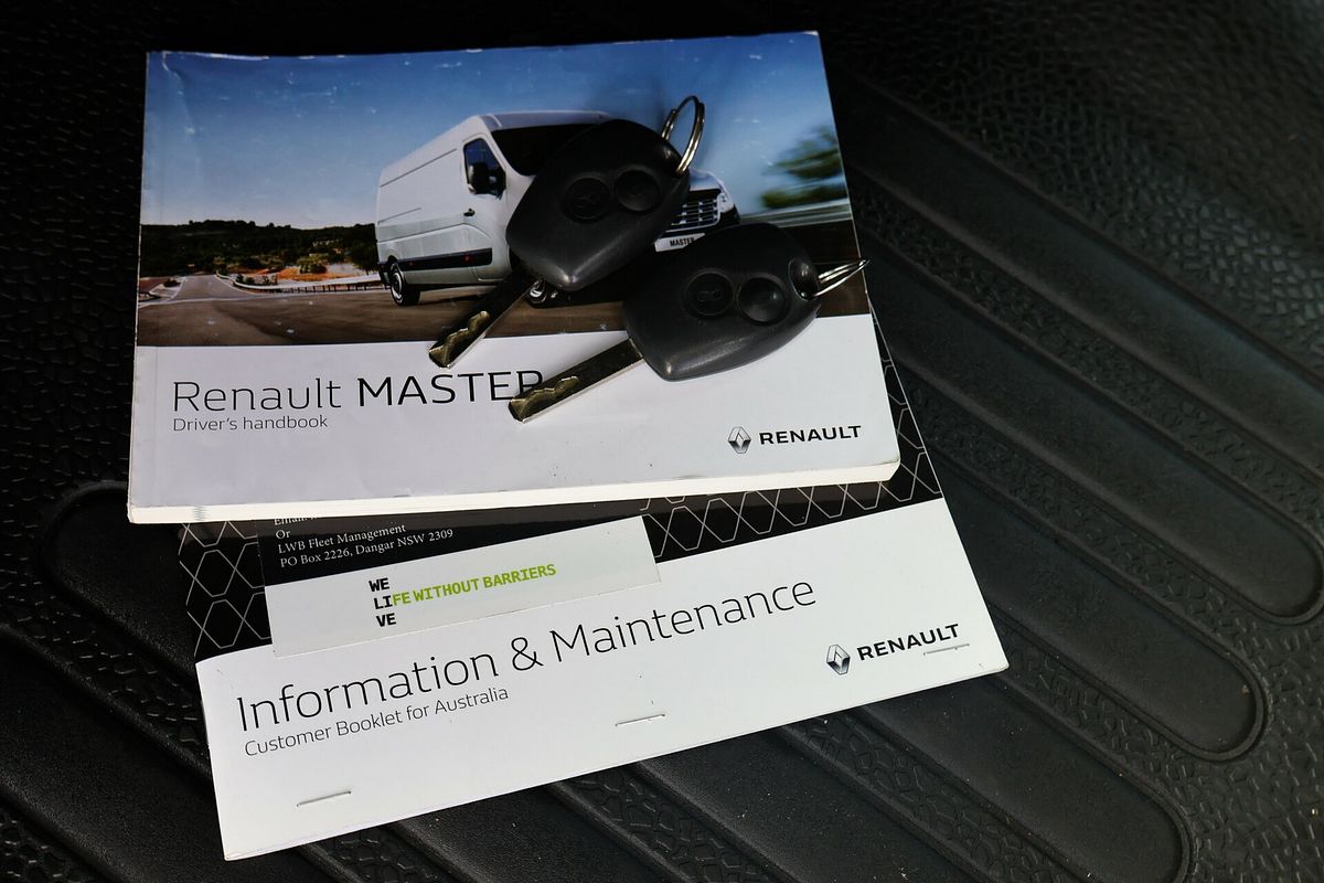 2017 Renault Master X62 LWB Mid Roof