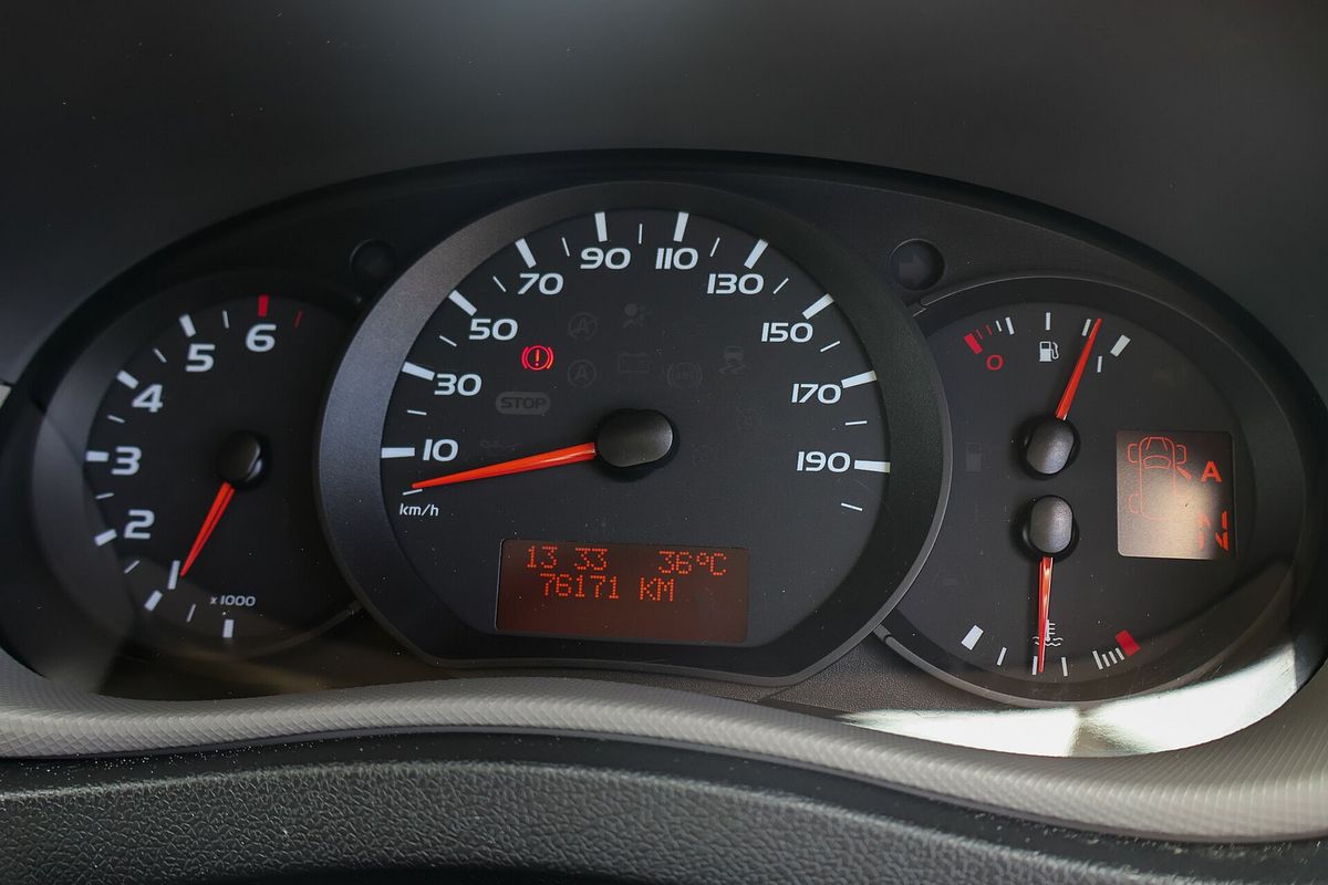 2017 Renault Master X62 LWB Mid Roof