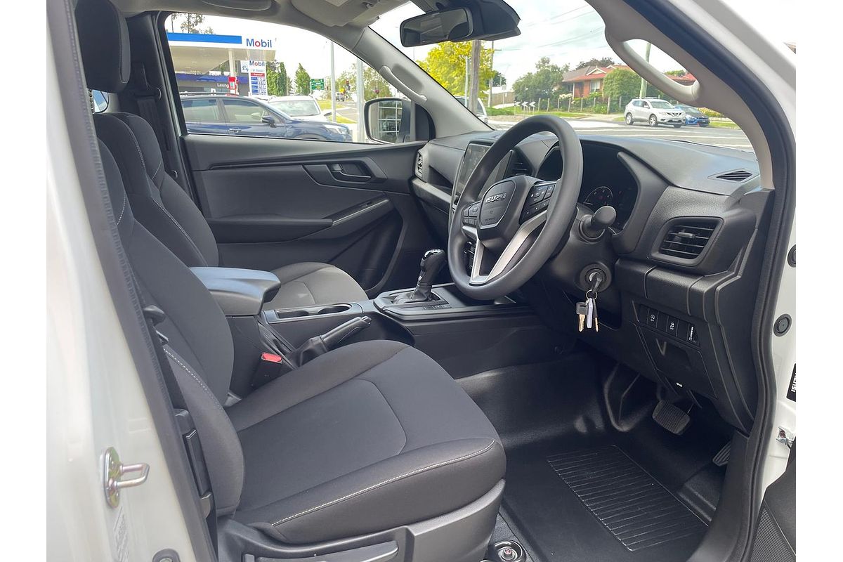 2025 Isuzu D-MAX SX 4X4