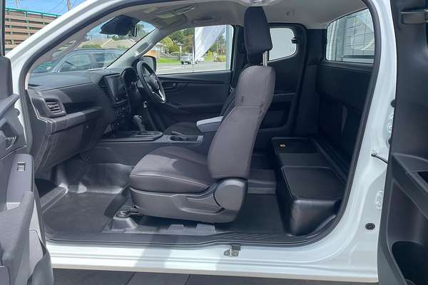 2025 Isuzu D-MAX SX 4X4