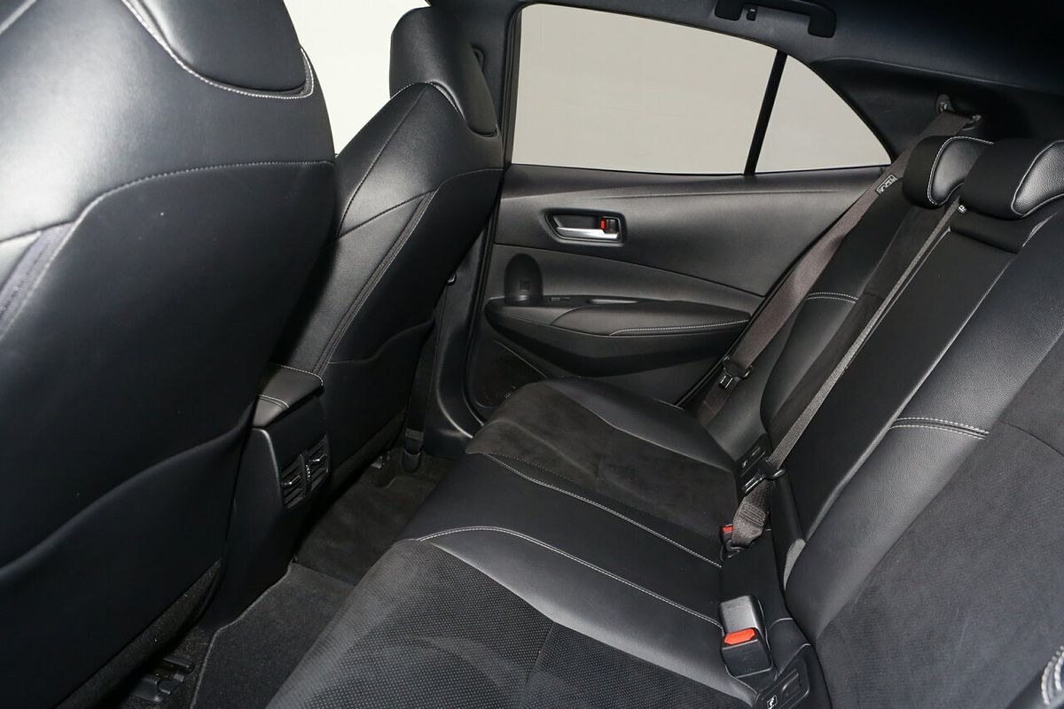 2020 Toyota Corolla ZR Hybrid ZWE211R