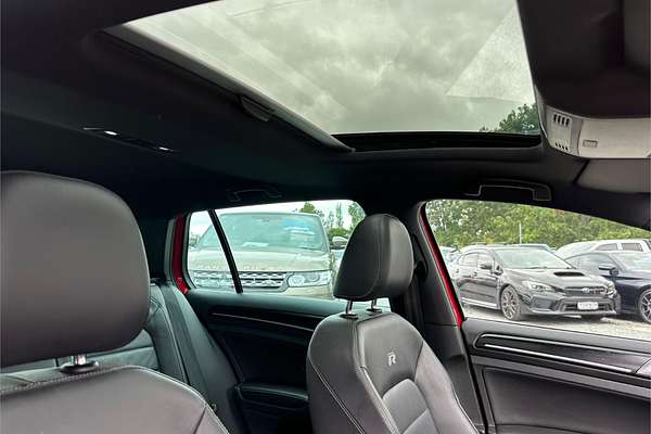 2017 Volkswagen Golf R 7