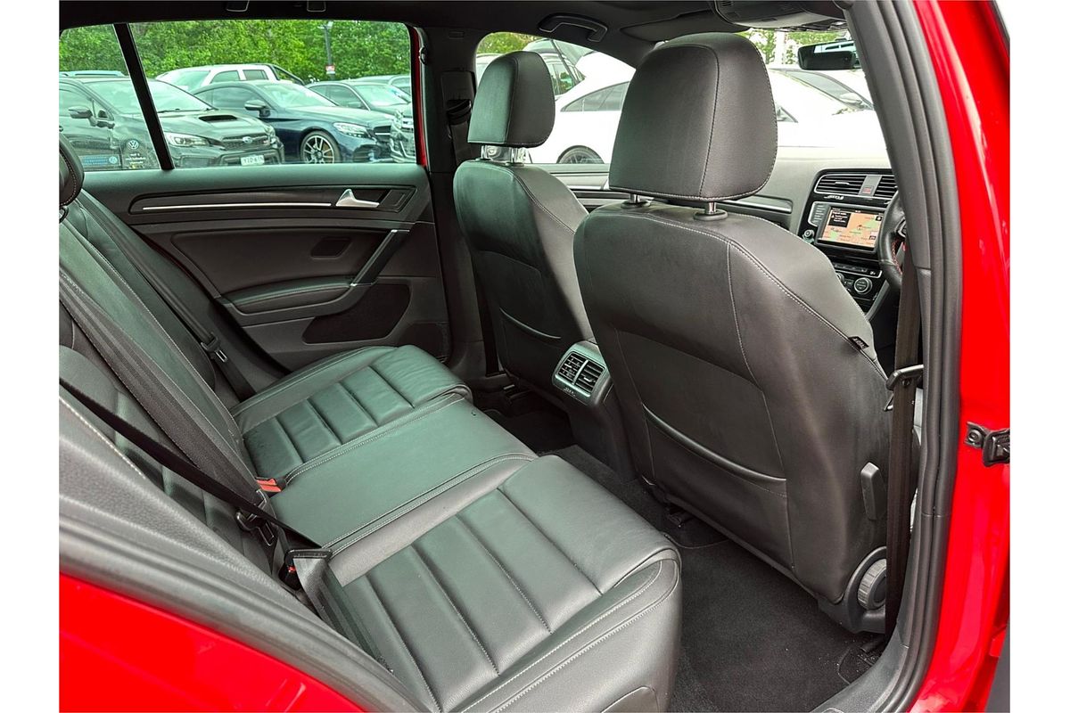 2017 Volkswagen Golf R 7