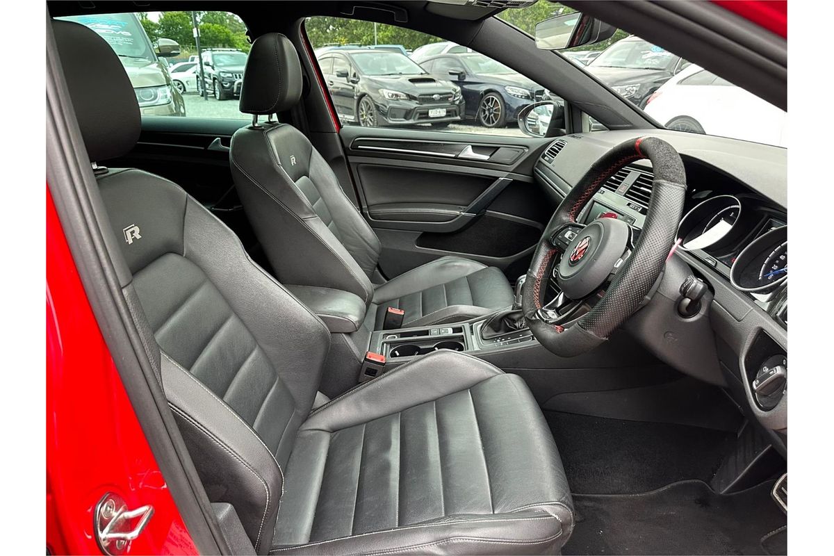 2017 Volkswagen Golf R 7