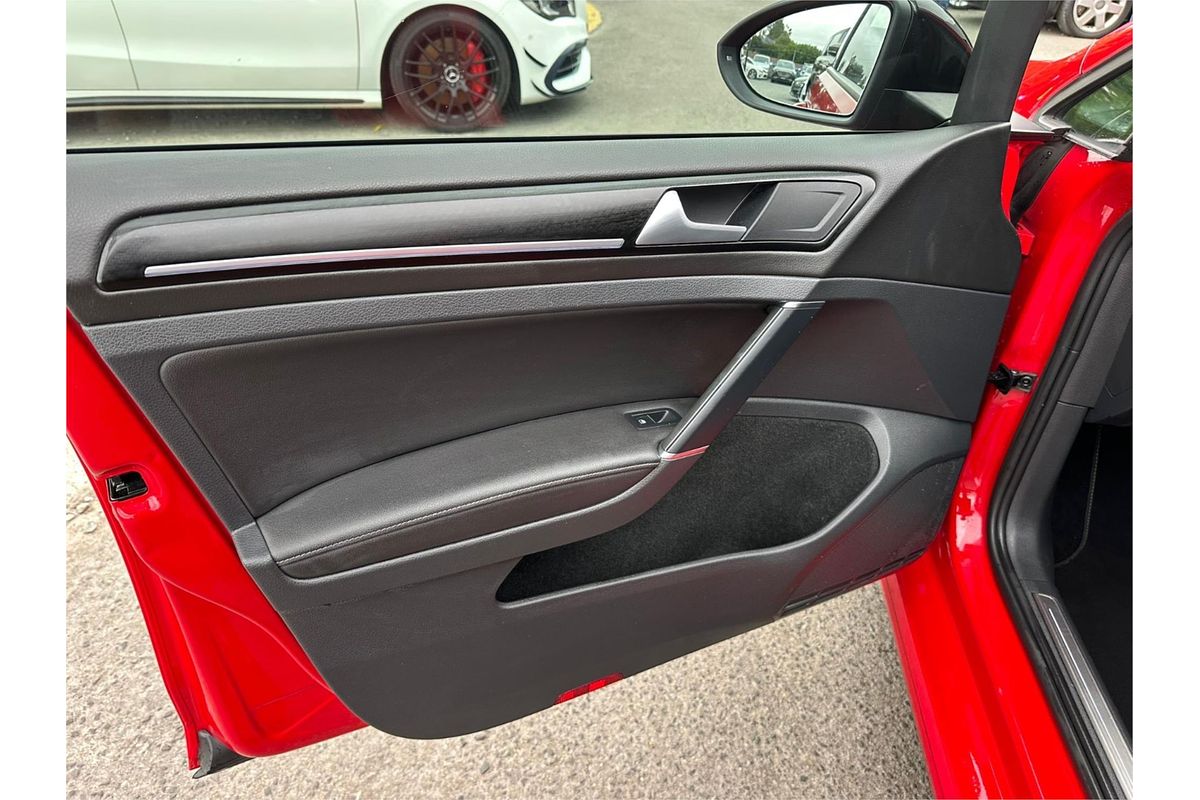 2017 Volkswagen Golf R 7