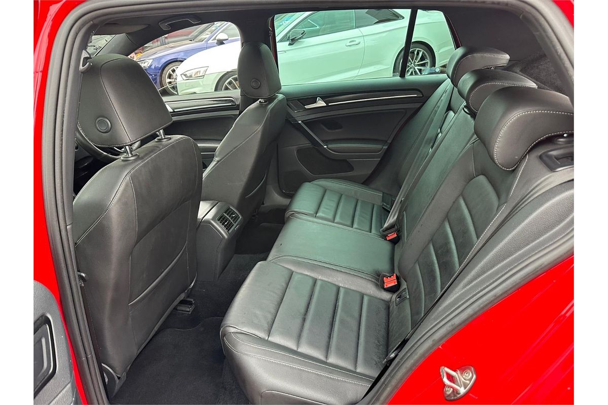 2017 Volkswagen Golf R 7