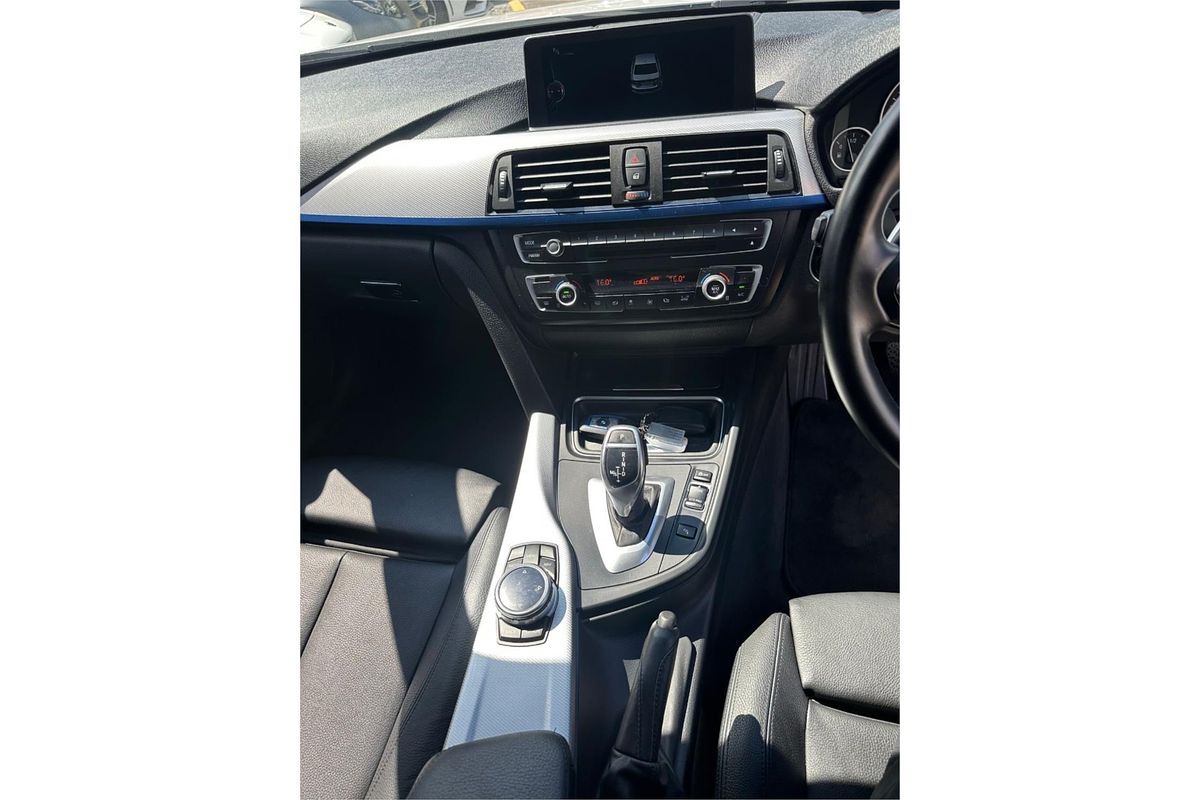 2014 BMW 3 Series 320i Luxury Line F30