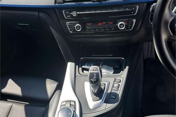 2014 BMW 3 Series 320i Luxury Line F30