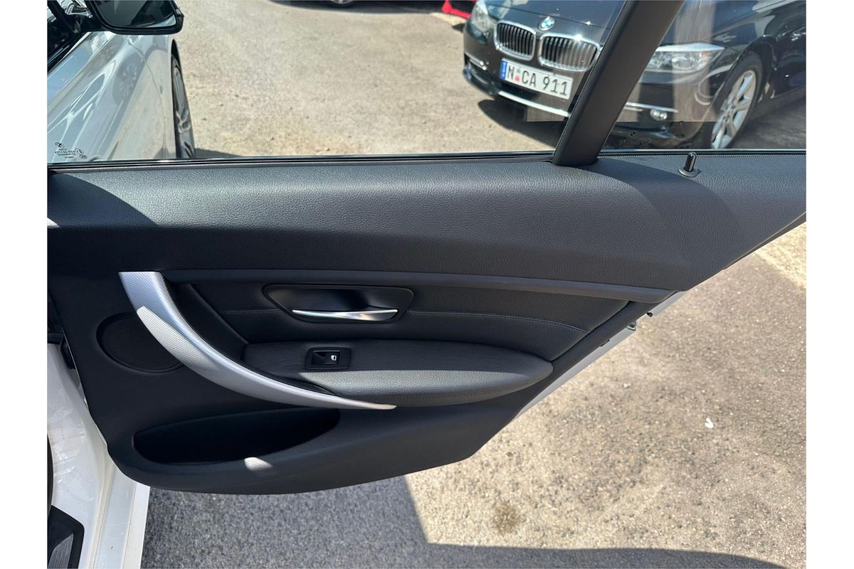 2014 BMW 3 Series 320i Luxury Line F30