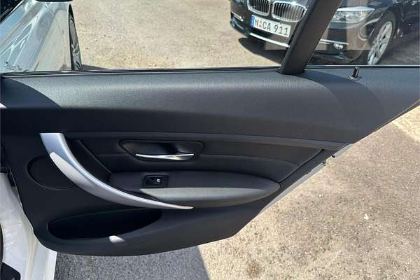 2014 BMW 3 Series 320i Luxury Line F30