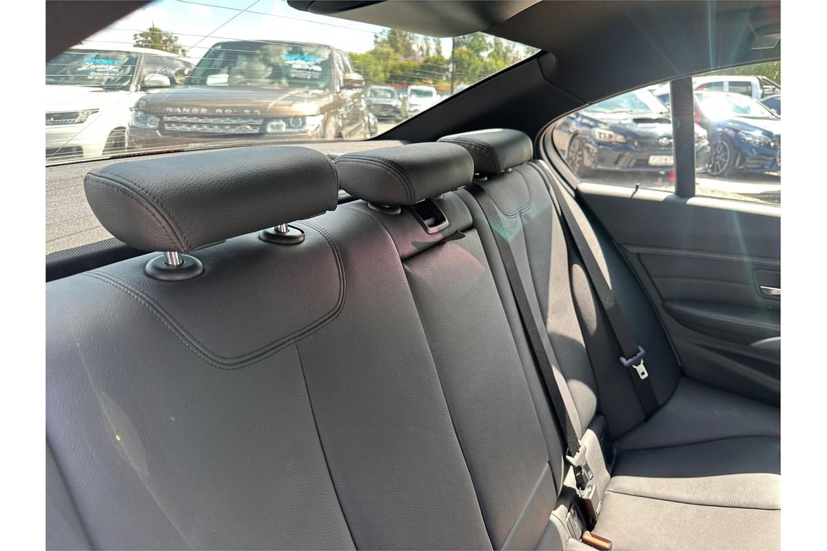 2014 BMW 3 Series 320i Luxury Line F30