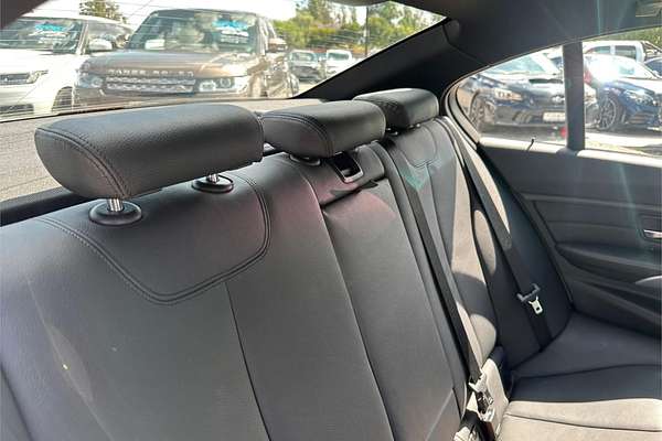 2014 BMW 3 Series 320i Luxury Line F30