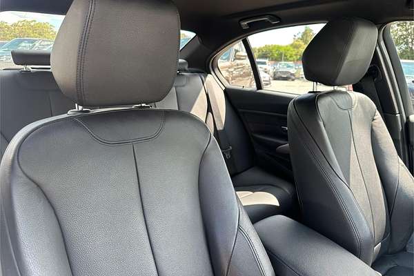 2014 BMW 3 Series 320i Luxury Line F30