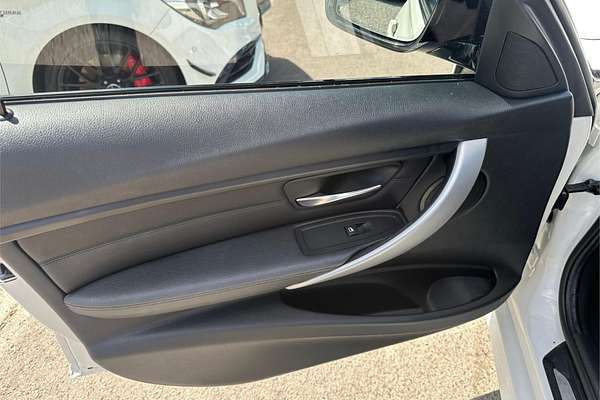 2014 BMW 3 Series 320i Luxury Line F30