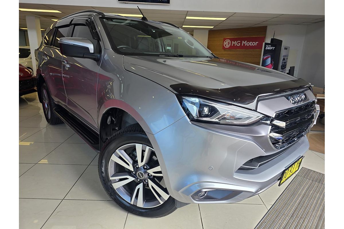2022 Isuzu MU-X LS-T