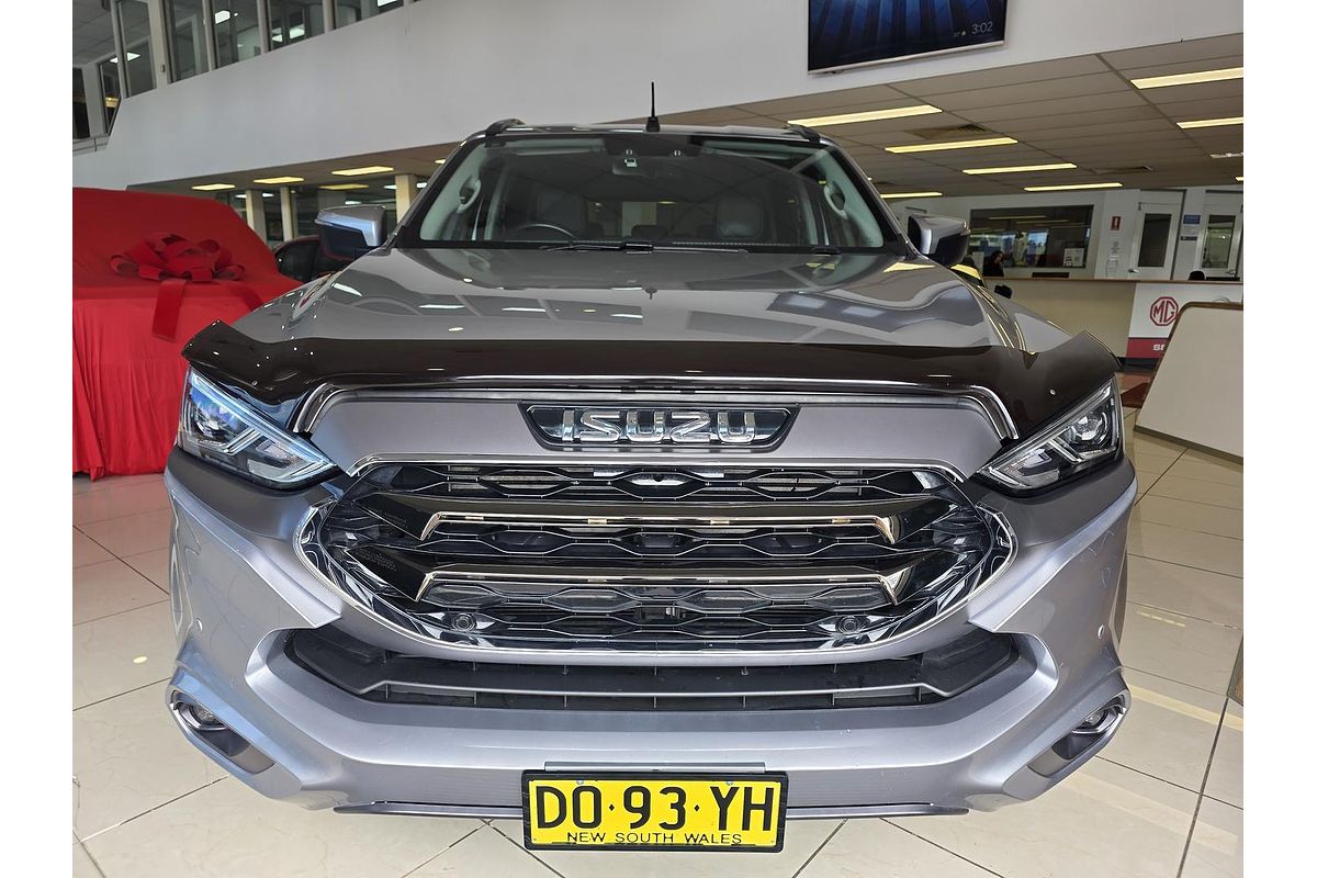 2022 Isuzu MU-X LS-T