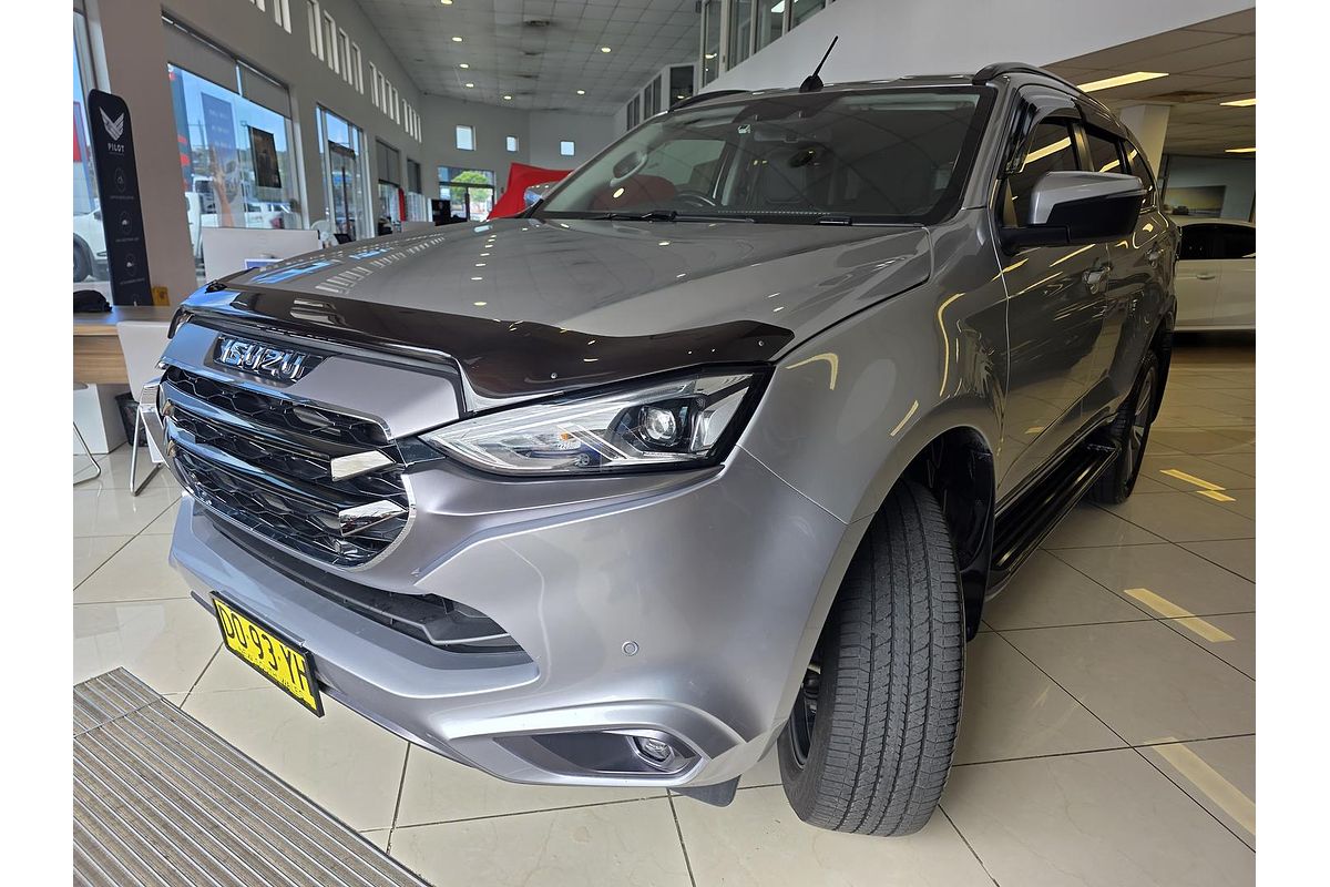 2022 Isuzu MU-X LS-T