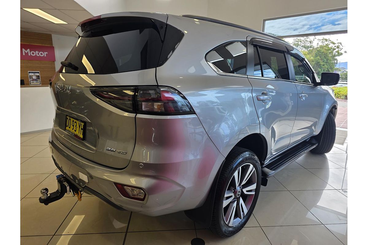 2022 Isuzu MU-X LS-T