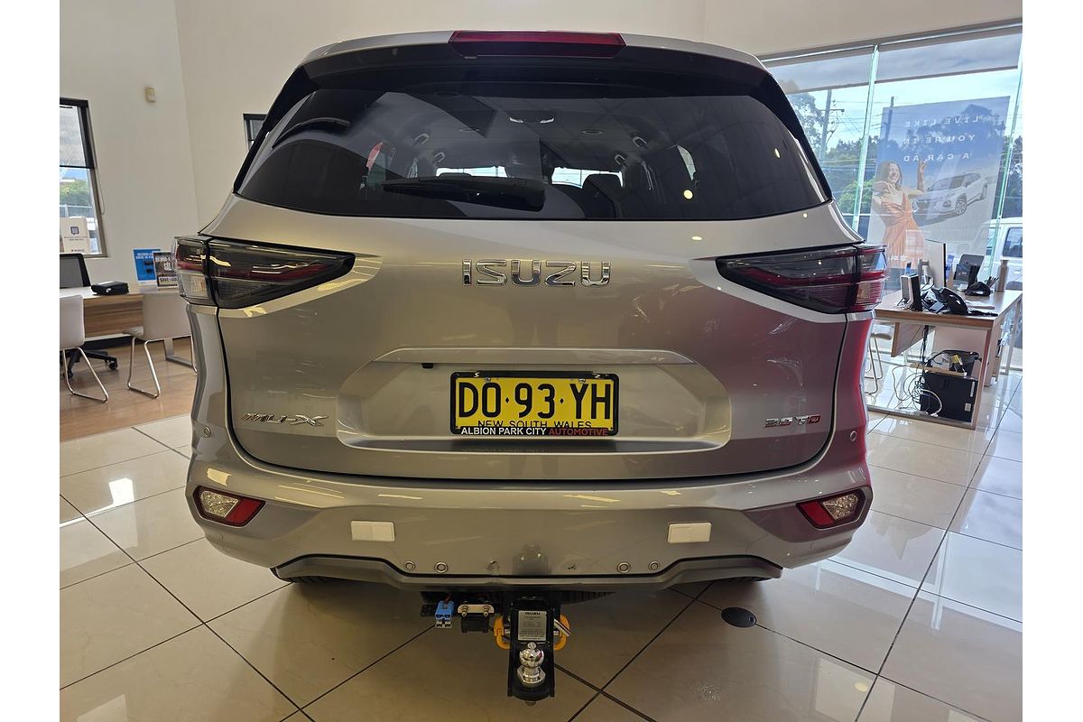 2022 Isuzu MU-X LS-T