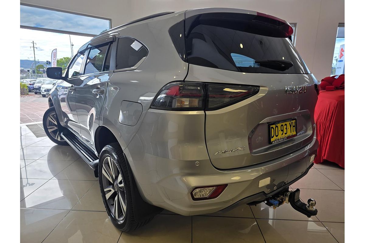 2022 Isuzu MU-X LS-T