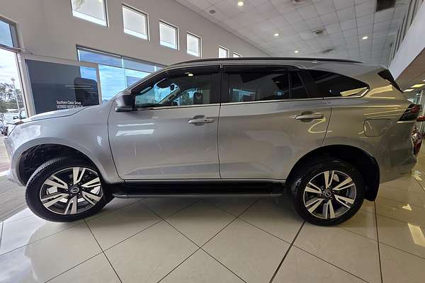 2022 Isuzu MU-X LS-T