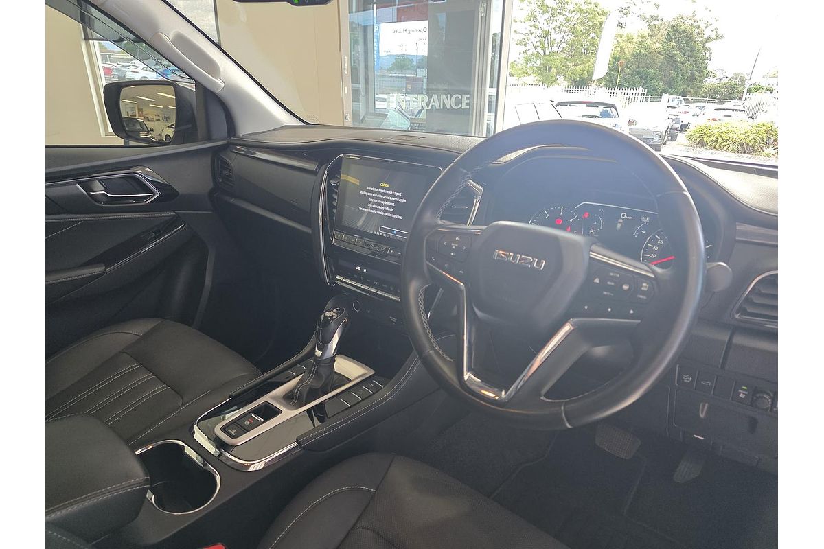 2022 Isuzu MU-X LS-T
