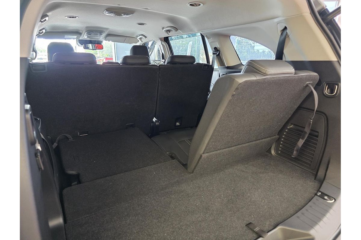 2022 Isuzu MU-X LS-T