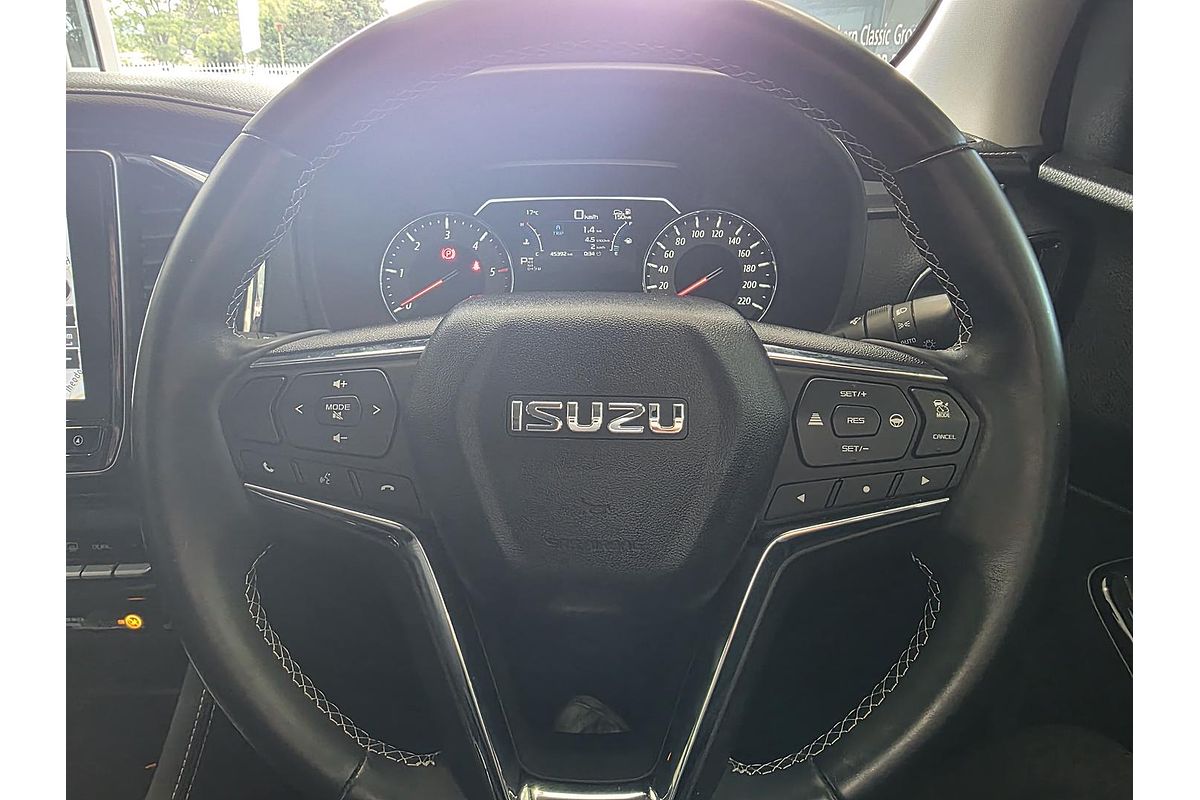 2022 Isuzu MU-X LS-T
