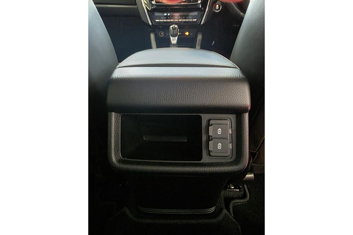 2022 Isuzu MU-X LS-T