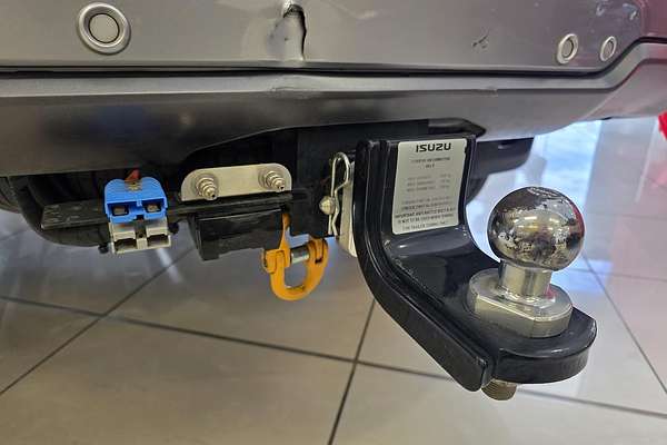 2022 Isuzu MU-X LS-T