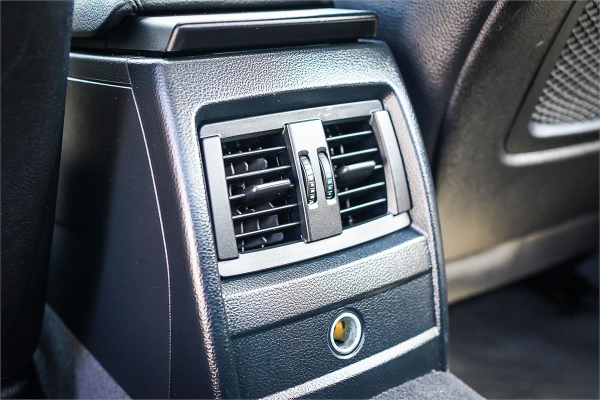 2014 BMW 3 20i HIGH LINE F30 MY14 UPGRADE