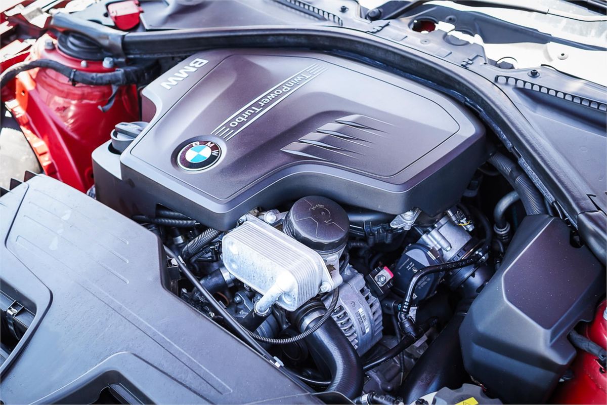 2014 BMW 3 20i HIGH LINE F30 MY14 UPGRADE