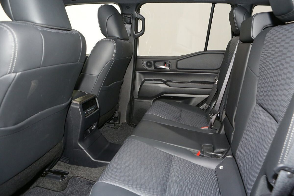 2025 Toyota Landcruiser Prado Altitude GDJ251R