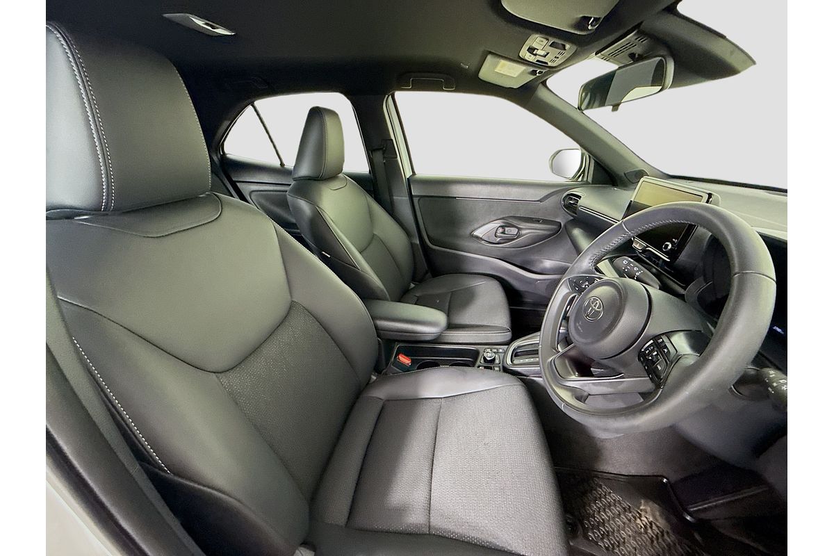 2025 Toyota Yaris Cross Urban MXPJ15R