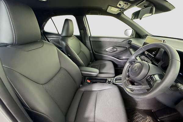 2025 Toyota Yaris Cross Urban MXPJ15R