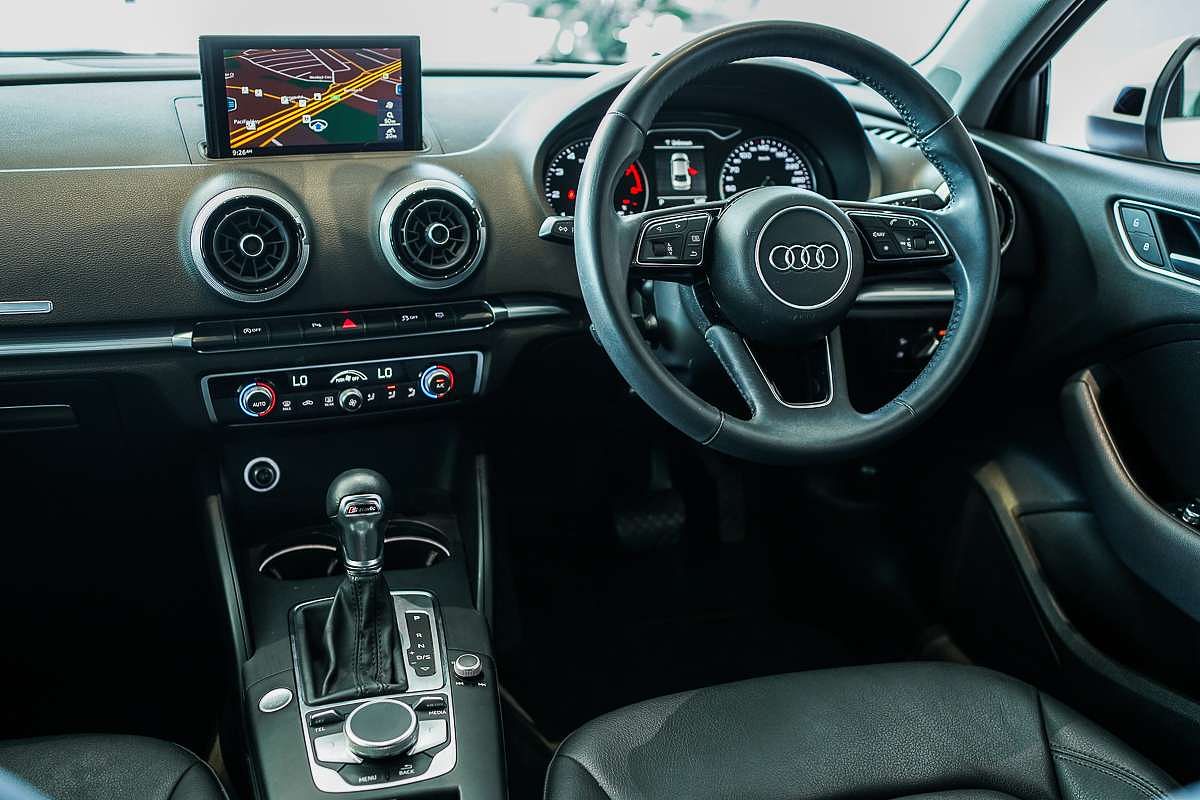 2020 Audi A3 35 TFSI S line plus 8V