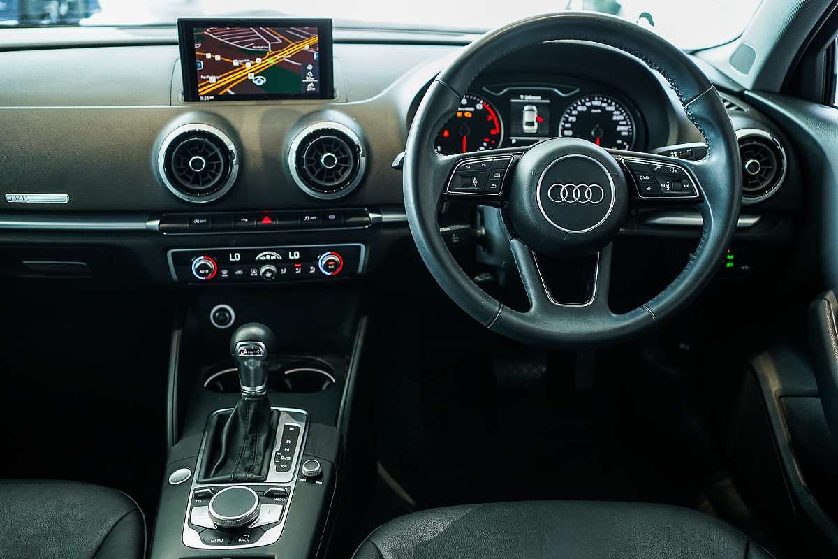 2020 Audi A3 35 TFSI S line plus 8V