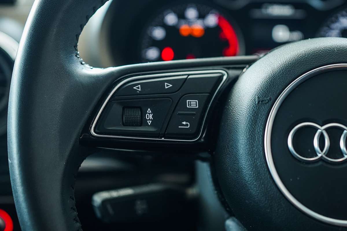 2020 Audi A3 35 TFSI S line plus 8V