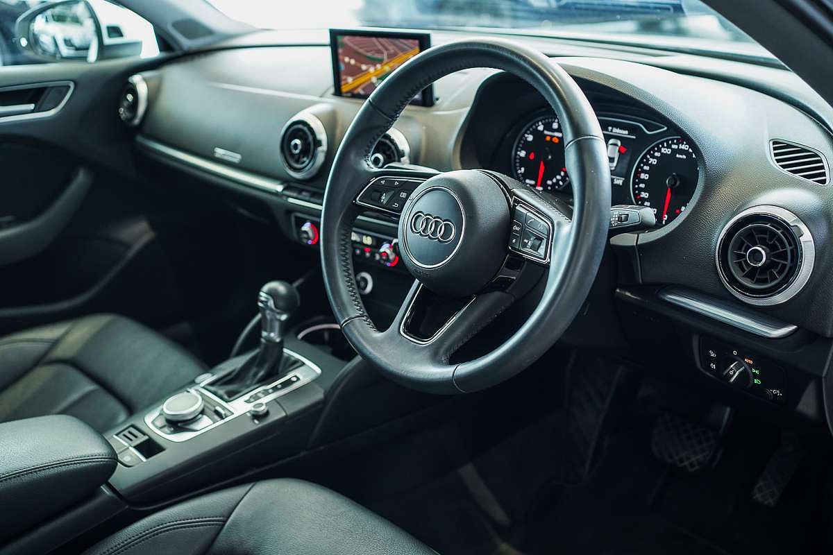 2020 Audi A3 35 TFSI S line plus 8V