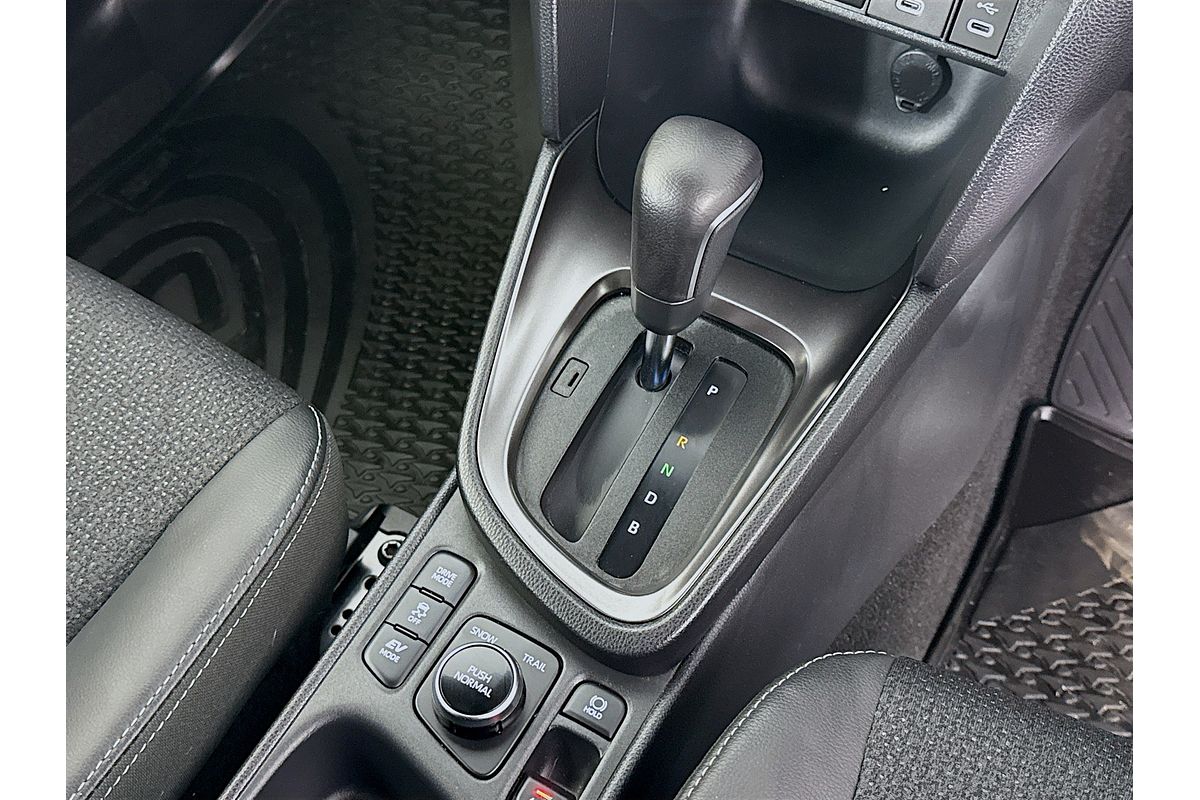 2025 Toyota Yaris Cross Urban MXPJ15R