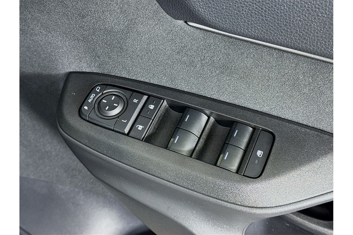 2025 Toyota Yaris Cross Urban MXPJ15R