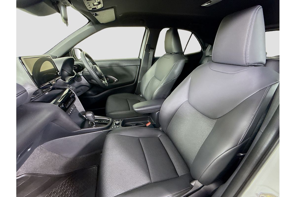 2025 Toyota Yaris Cross Urban MXPJ15R