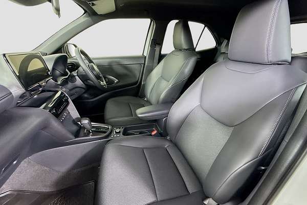 2025 Toyota Yaris Cross Urban MXPJ15R