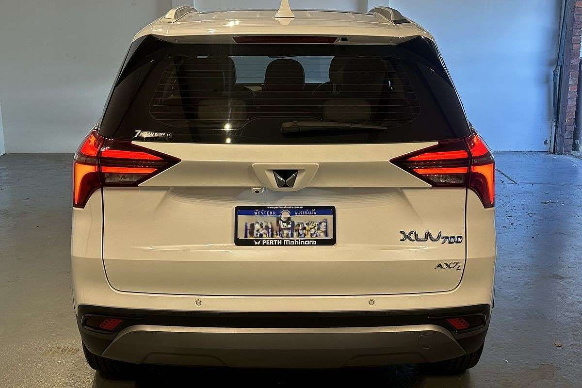 2025 Mahindra XUV700 AX7L